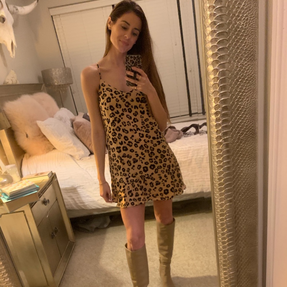 Leopard mini ruffle dress